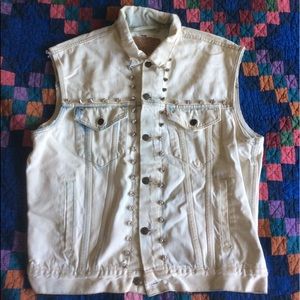 FLASH SALE! Levi’s Vintage Studded Vest!